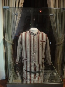 Veste de pyjama et revolver de Getulio Vargas. Palais de Catete.